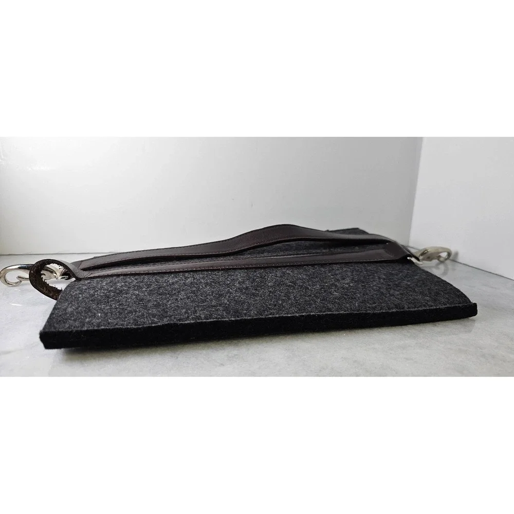 Graf & Lantz Charcoal Wool Wine Bottle Cozy Carrier Leather Strap Grand Millenia